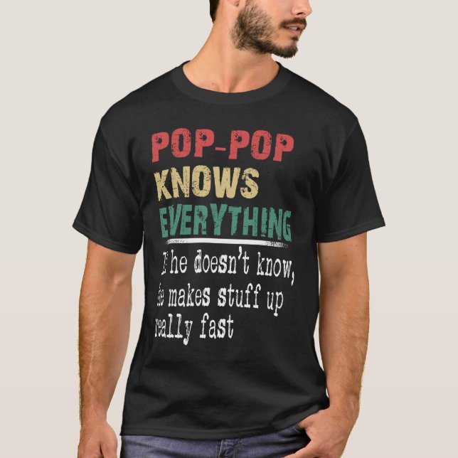 Pop Pop Knows Everything  Christmas Grandpa T-Shirt (Vorderseite)