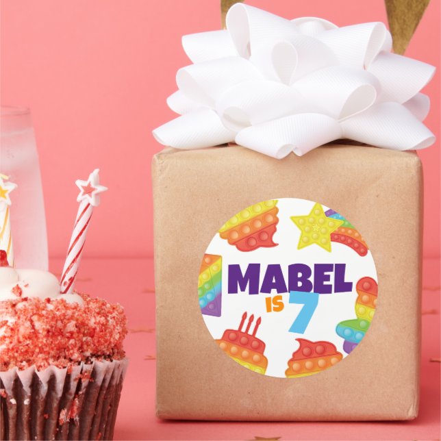 Pop! | Rainbow Birthday Runder Aufkleber (Party)