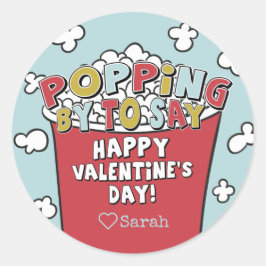 Popcorn-Poppen durch Valentinaufkleber Runder Aufkleber