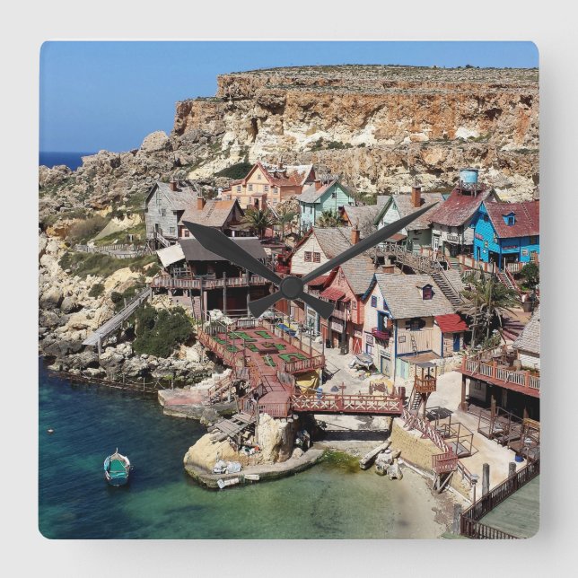 Popeye Village Malta Quadratische Wanduhr (Vorderseite)