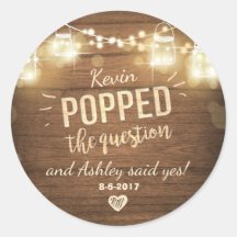 Poppen Sie die Fragezeichen-Verlobung zugunsten de