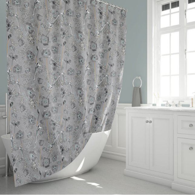 Poppies Watercolor Duschvorhang (Poppies Gray Light Blue Watercolor Floral Pattern Shower Curtain from Studio Posies.)