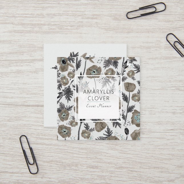 Poppy Blume Taupe Blue Grau Blume Quadratische Visitenkarte (Poppies Modern Gray Blue Watercolor Floral Pattern Square Business Cards from Studio Posies. )