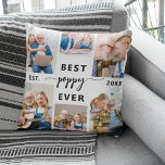 Poppy Großvater Großkinder FotoCollage Kissen<br><div class="desc">Feiern Sie die besondere Bindung zwischen Poppy und seinen Enkelkindern mit dem "Poppy Großvater Großkinder FotoCollage" Kissen. Dieses personalisierte Wurfkissen besticht durch eine wunderschön arrangierte Collage aus hochgeliebten Fotos, die wertvolle Momente und fröhliche Erinnerungen einfangen, die mit seinen geliebten Enkeln geteilt werden. Der herzliche Titel "Poppy" wird hervorgehoben angezeigt und...</div>