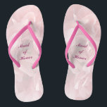 Poppy Petals Hochzeit Trauzeugin Flip Flops<br><div class="desc">Diese schönen rosa Mohnblütenmuster Trauzeugin Hochzeitskippen schaffen eine zarte Stimmung für den festlichen Anlass voraus. Der gesamte Text kann für Ihre besondere Veranstaltung angepasst werden.</div>