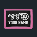 Portemonnaie | Sportliches Kinderdesign Trifold Geldbörse<br><div class="desc">Portemonnaie | Sportliches Kinderdesign. Personalisierbarer Name. Coole futbol Sportgeschenkidee für Teenager,  die mit Namen oder Initialen Personalisiert sind. Girly rosa und andere Farben sind verfügbar.</div>