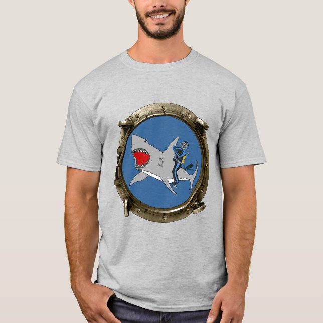 Porthole Ansicht eines SCUBA Diver Reiten eines Ha T-Shirt (Vorderseite)