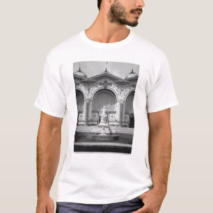 Portico und Brunnen an dem universellen T-Shirt