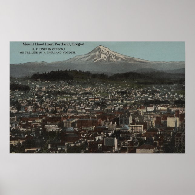 Portland, Oregon - Sicht auf die Innenstadt mit m Poster (Vorne)