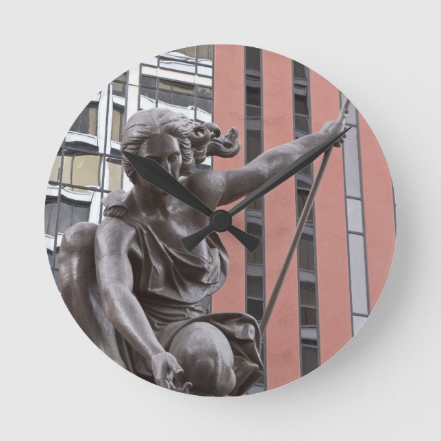 Portlandia statue, Portland, Oregon Runde Wanduhr (Vorderseite)