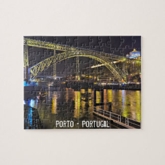 Porto - Portugal. Nachtszene in der Nähe des Douro Puzzle
