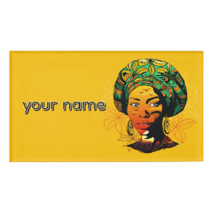 Portrait afrikanischer Frauen mit Sonnenuntergang Namenschild