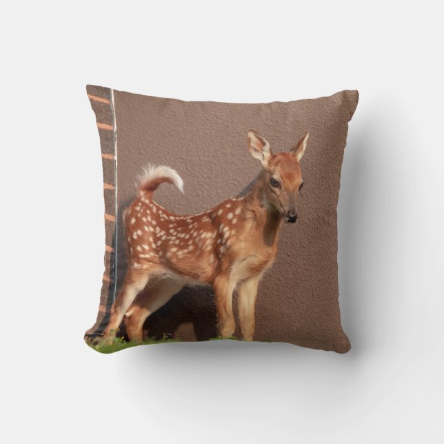 Portrait einer Faune (Weißschwanzhirsche) Kissen (Vorderseite)