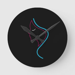 Portrait of a beautiful lady with long black hair runde wanduhr