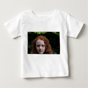 Porträt-Baby-T-Shirt mit rothaarigem Kind - Süß Pe Baby T-shirt