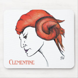 Porträt einer Frau mit mandarinenorangen Haaren Po Mousepad