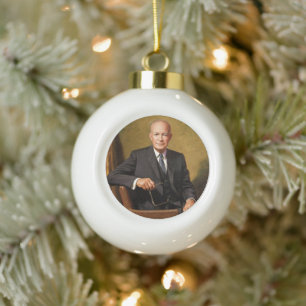 Porträt von Präsident Dwight Eisenhower im Weißen  Keramik Kugel-Ornament