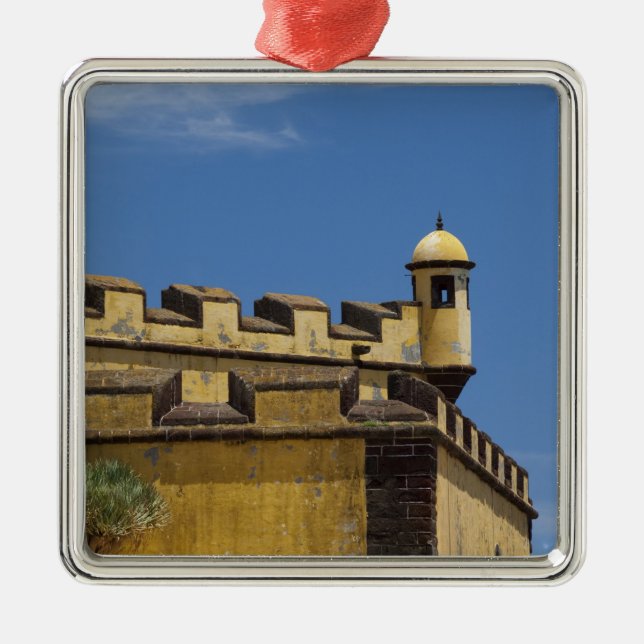 Portugal, Madeira, Funchal. Historisch Silbernes Ornament (Vorne)