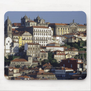 Portugal, Oporto (Porto). Historische Häuser und Mousepad