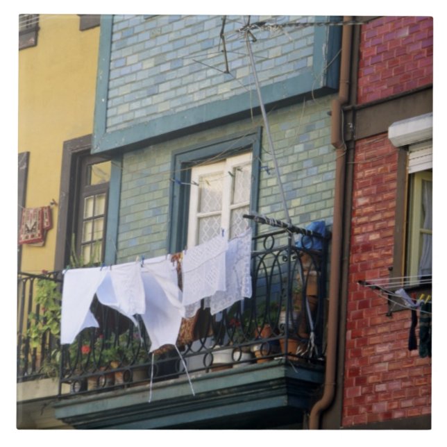 Portugal, Porto. Hängerwäsche Fliese (Vorderseite)