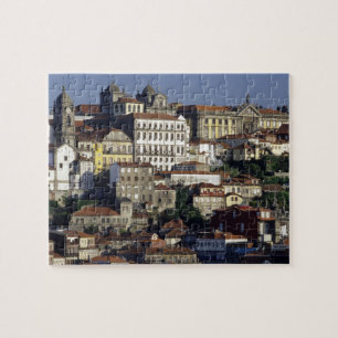 Portugal, Porto. Historische Häuser und Puzzle
