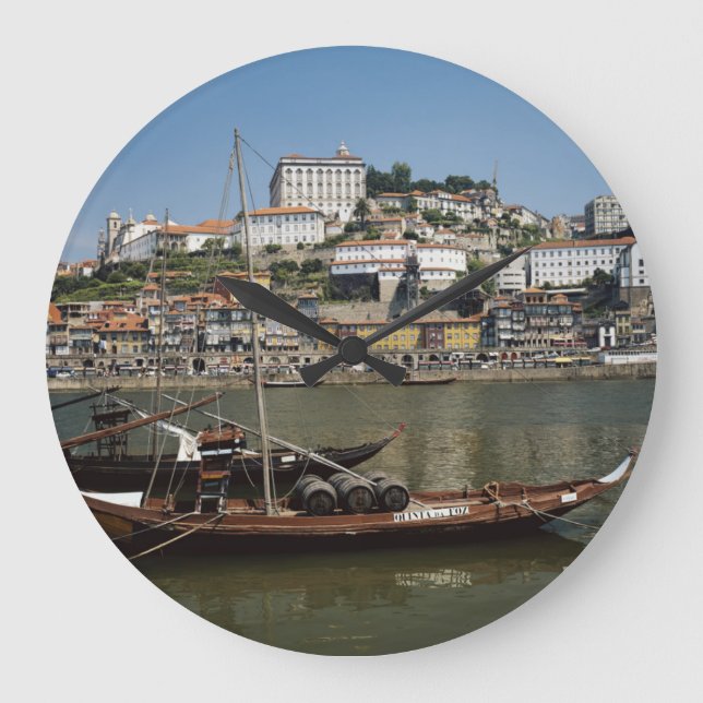 Portugal, Porto, Schiff mit Weinfässern Große Wanduhr (Vorderseite)