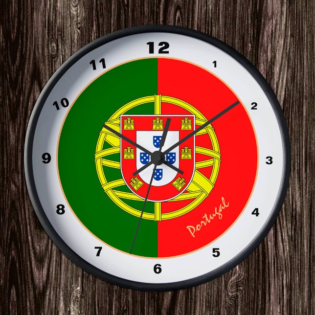 Portugiesische Flagge & Portugal Trendmode /Design Runde Wanduhr (Von Creator hochgeladen)