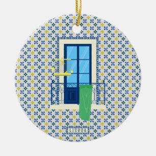 Portugiesische Fliesen und Fensterbalkon mit Vogel Keramik Ornament