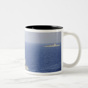 Portugiesische Marine-Fregatte NRP Bartolomeu Dias Zweifarbige Tasse