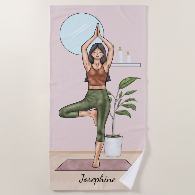 Pose Yoga Vrikshasana Frau mit Individuelle Name Strandtuch (Vorderseite)