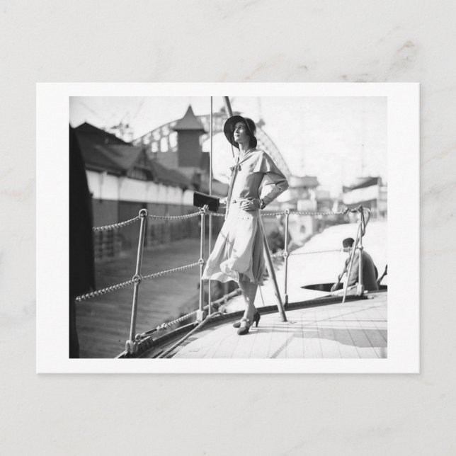 Posing 1930 Fashion Vintag Postkarte (Vorderseite)