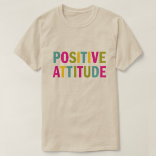 Positive Haltung in den hellen Farben T-Shirt