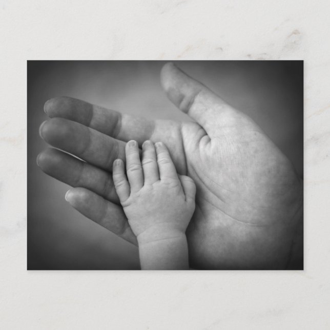 Postcard Baby Hand in Mütter Hand. Postkarte (Vorderseite)
