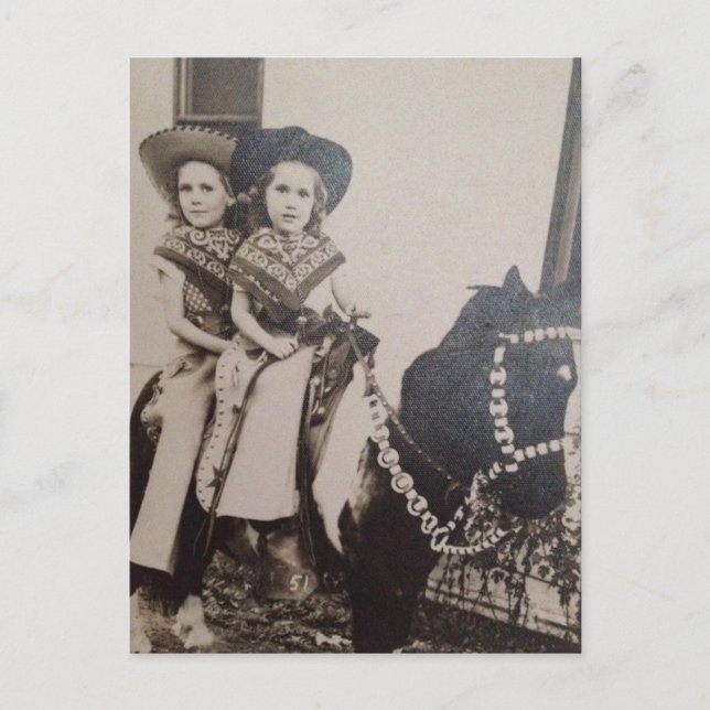 POSTKARTE MIT ALTEN COWGIRLS MIT KLEINEN MÄDCHEN A (Vorderseite)