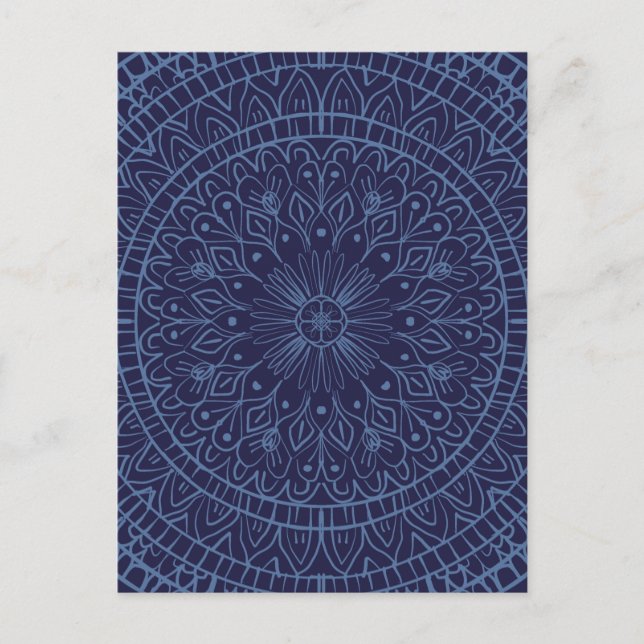 Postkarte mit tiefblauem Mandala-Design (Vorderseite)