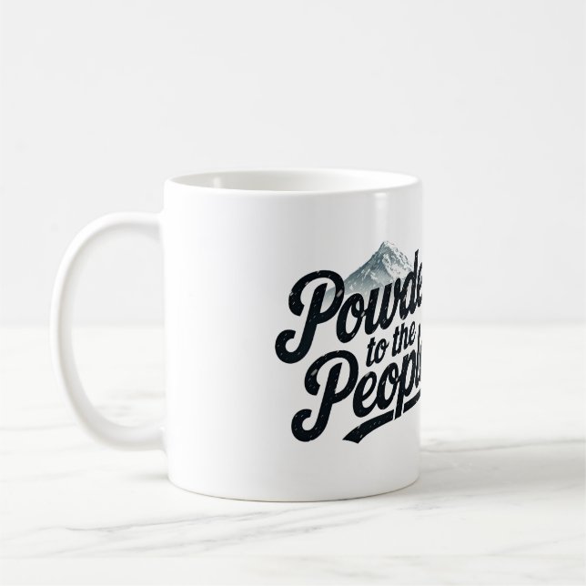 "Powder an die Menschen" Retro Snowboard & Ski Kaffeetasse (Links)