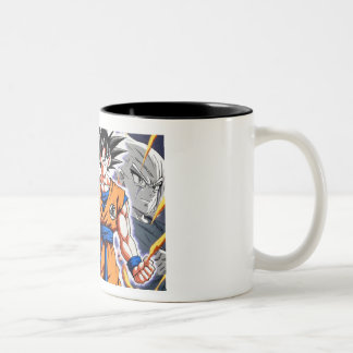 Power Brew: Die Saiyan Goku-Kaffee-Tasse Zweifarbige Tasse