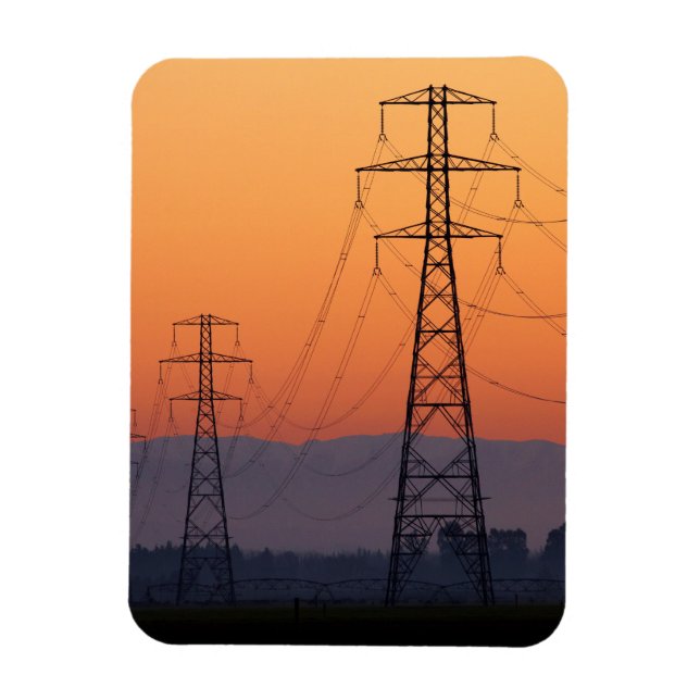 Power Pylons bei Sunset Magnet (Vertikal)