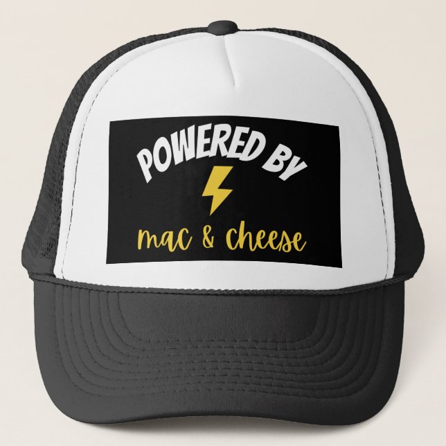 Powered by Mac und Cheese Truckerkappe (Vorderseite)