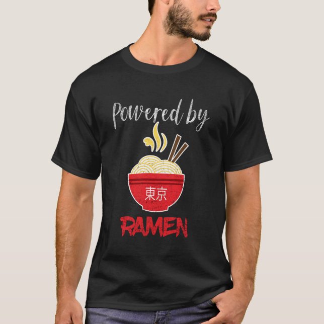 Powered by Ra Noodle Oben T-Shirt (Vorderseite)