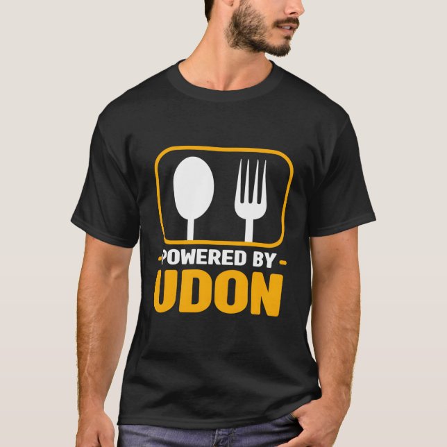 Powered by Udon Noodle Soup Spaß Japanisches Essen T-Shirt (Vorderseite)