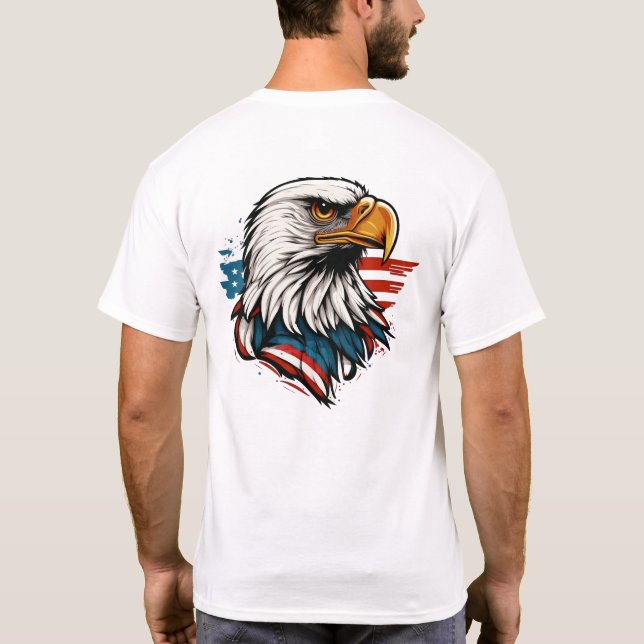 Powerful Bald Eagle with Red White and Blue Patrio T-Shirt (Rückseite)