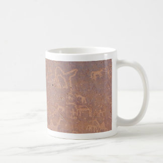 Prähistorische Gemälde in der Wüste Tasse