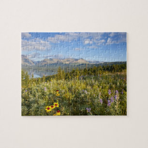 Prärie-Wildblumen und Lower Two Medicine Lake Puzzle