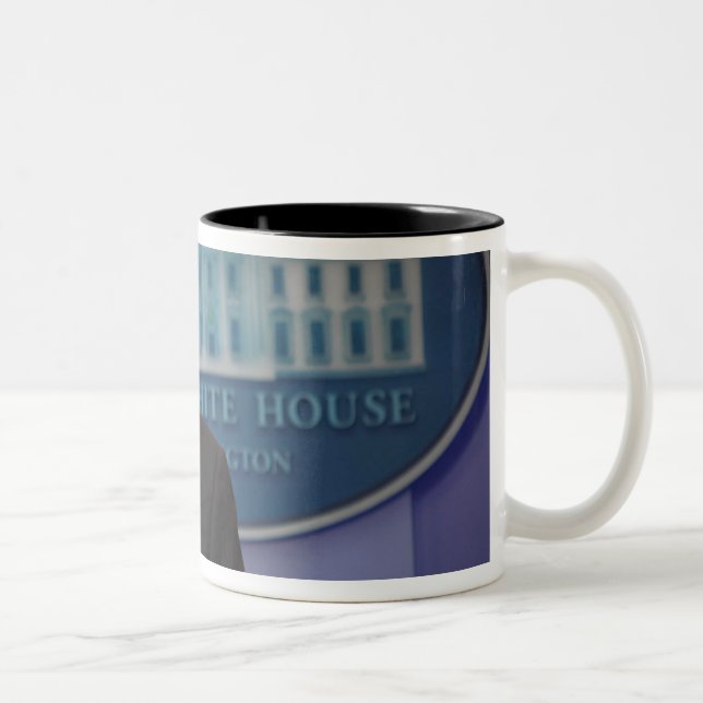 Präsident Barack Obama macht eine Mitteilung Zweifarbige Tasse (Rechts)