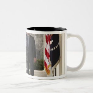 Präsident Barack Obama und ehemalige Präsidenten Zweifarbige Tasse