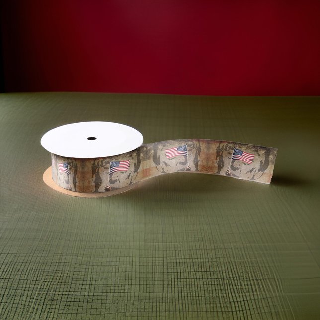 Präsident Donald J. Trump - Amerikanische Flagge Satinband (Von Creator hochgeladen)