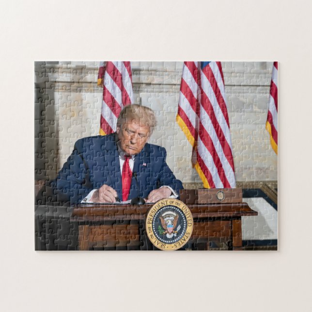 Präsident Donald J. Trump auf Desk Puzzle (Horizontal)