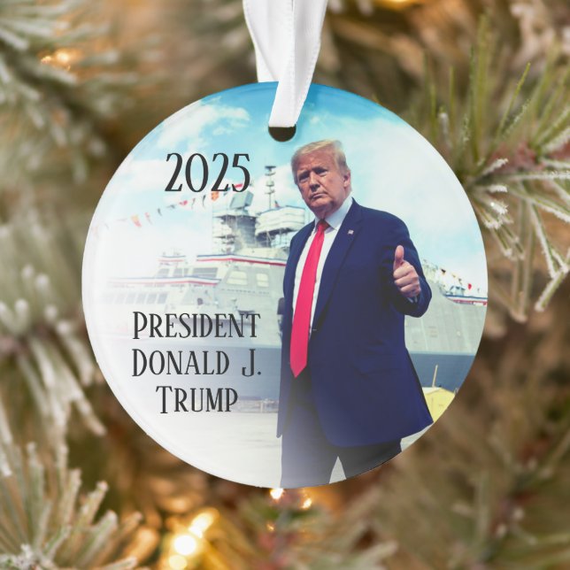 Präsident Donald Trump 2023 stottert das Marinesch Ornament (Baum)