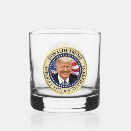 Präsident Donald Trump 47. Präsident 2024 Foto Whiskyglas